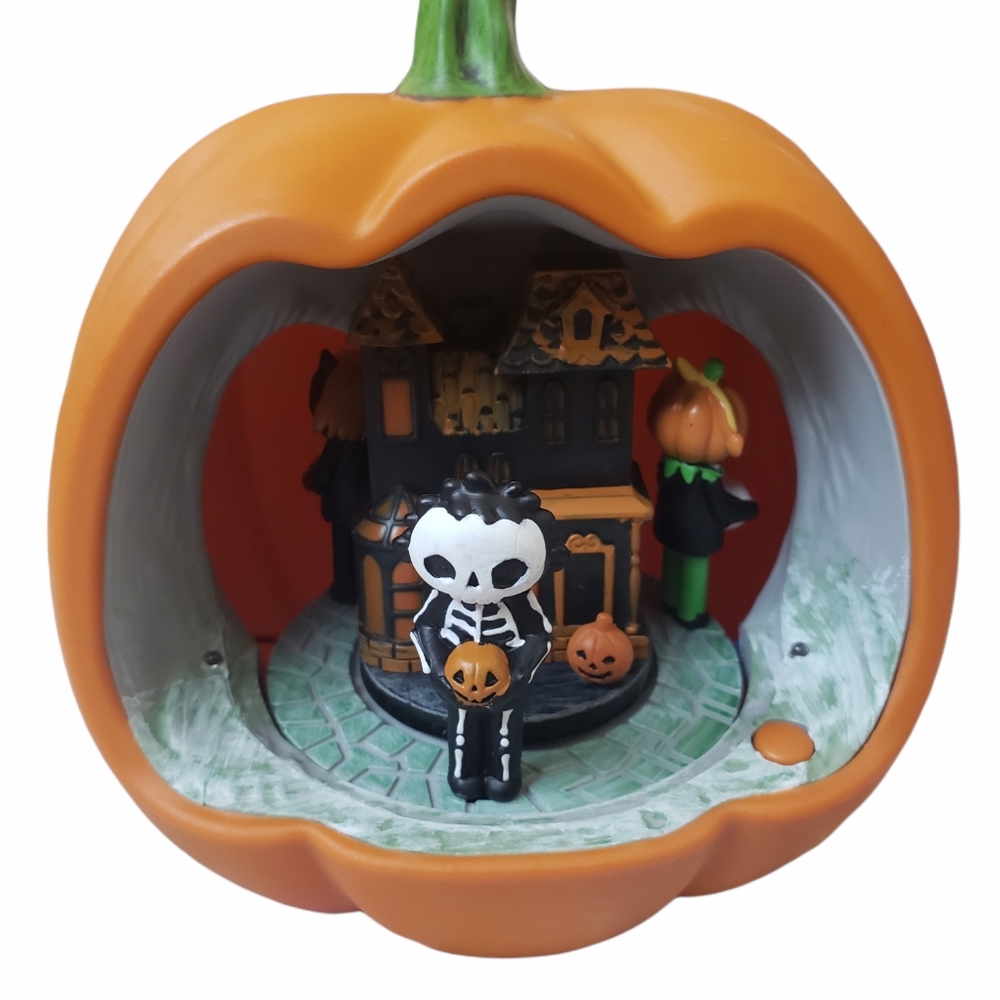 Hyde & eek Animated Pumpkin Scene